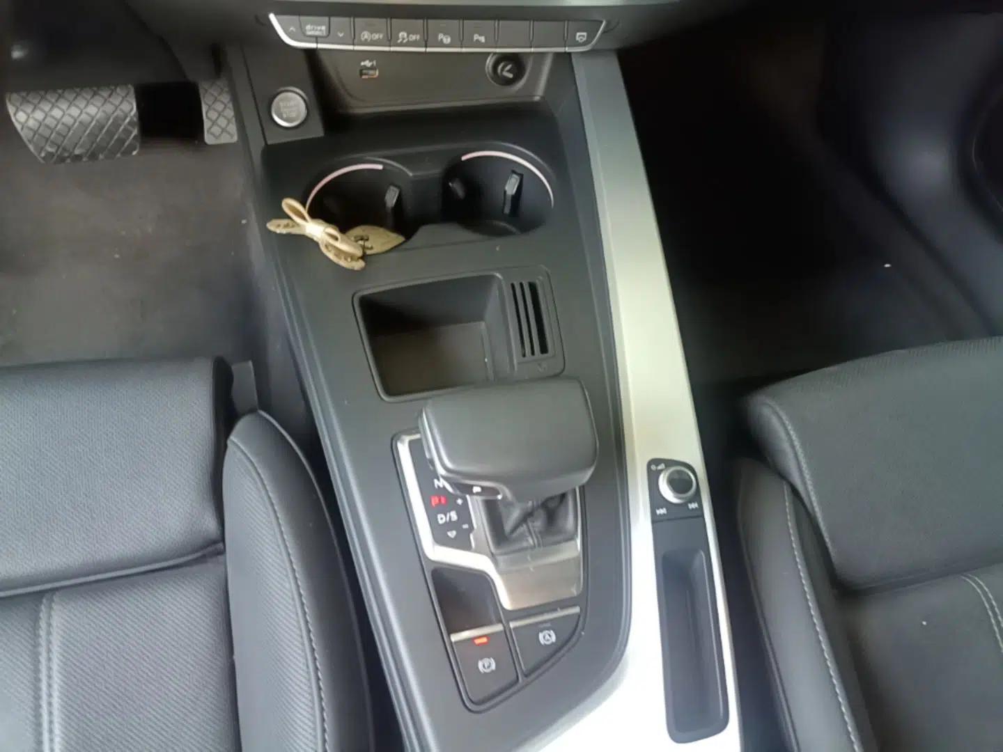 Audi A4L 2020 40 TFSI quattro Luxury Dynamic Model — миниатюра 16