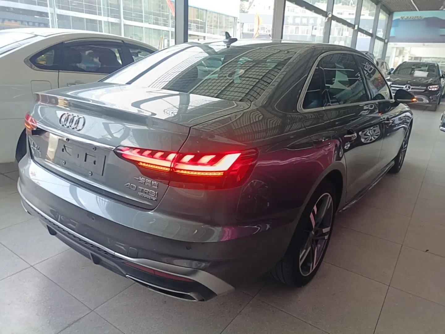 Audi A4L 2020 40 TFSI quattro Luxury Dynamic Model — миниатюра 6