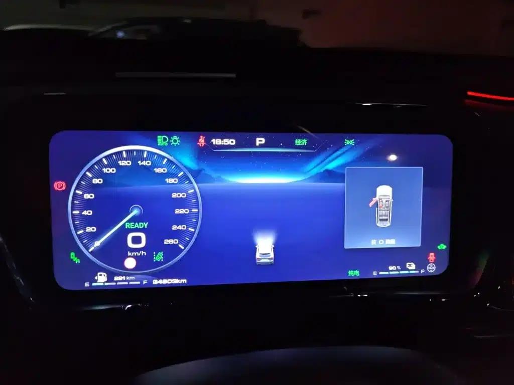 Haval Xiaolong MAX 2023 1.5L Hi4 105 4WD Navigator Edition — миниатюра 8