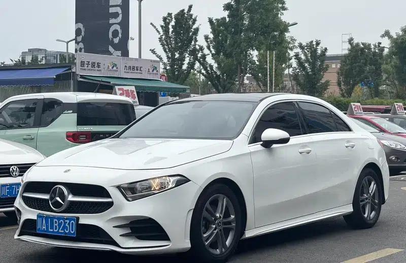 2022 Mercedes-Benz A-Class A 180 L — миниатюра 1