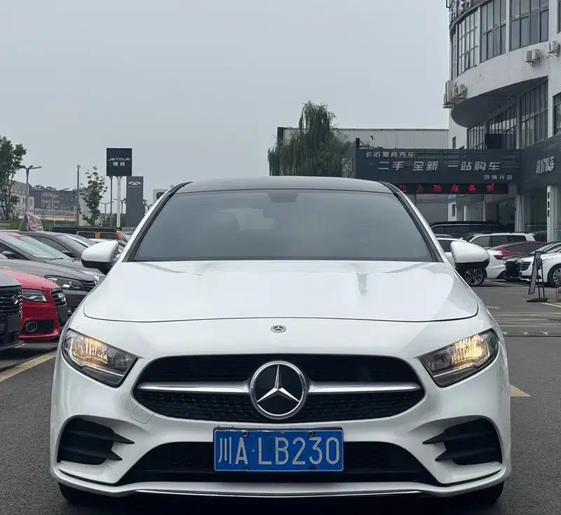 2022 Mercedes-Benz A-Class A 180 L — миниатюра 2