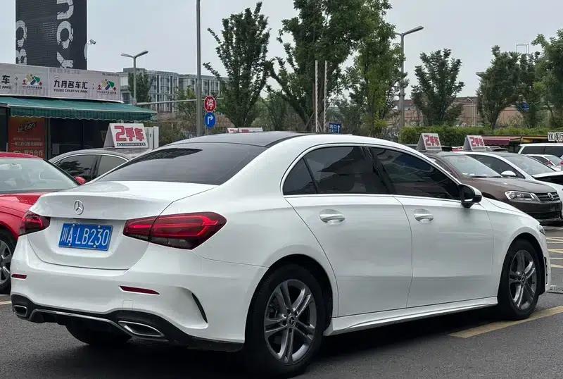2022 Mercedes-Benz A-Class A 180 L — миниатюра 4