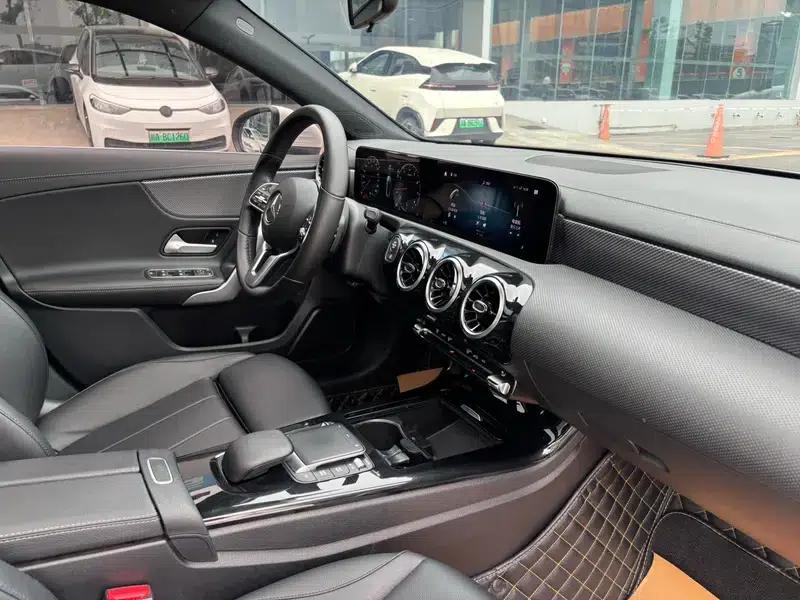 2022 Mercedes-Benz A-Class A 180 L — миниатюра 8