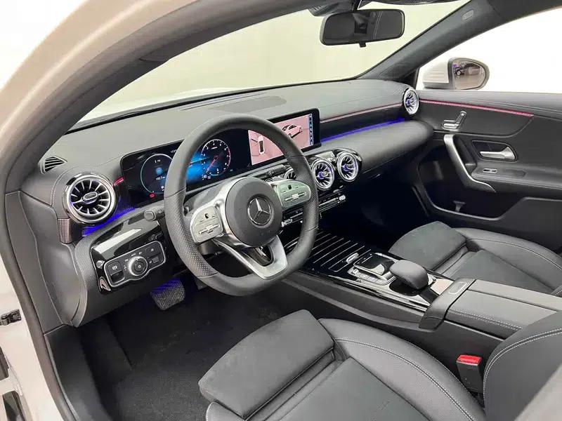 Mercedes-Benz A-Class 2022 Facelift A 200 L Sport Sedan Fashion Edition — миниатюра 17