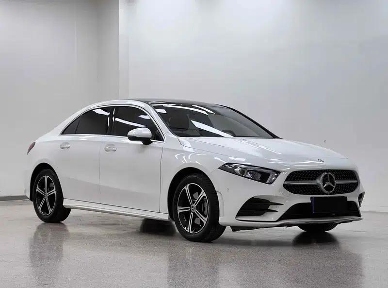Mercedes-Benz A-Class 2022 Facelift A 200 L Sport Sedan Fashion Edition — миниатюра 3