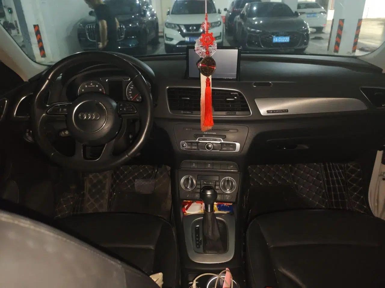 Audi Q3 2013 35 TFSI quattro Luxury Model — миниатюра 9