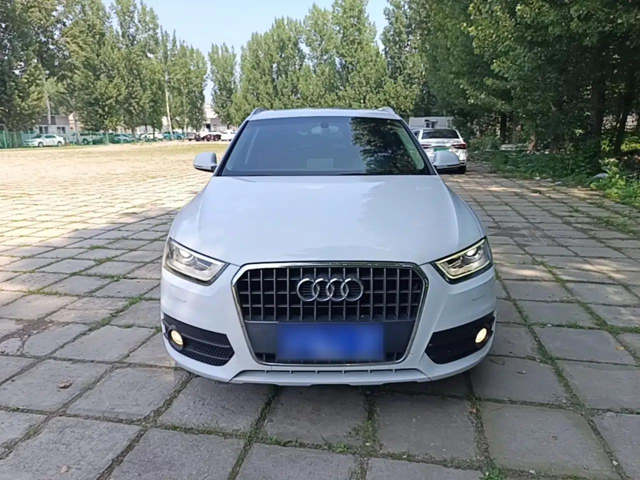 Audi Q3 2015 35 TFSI Comfort Model — миниатюра 2