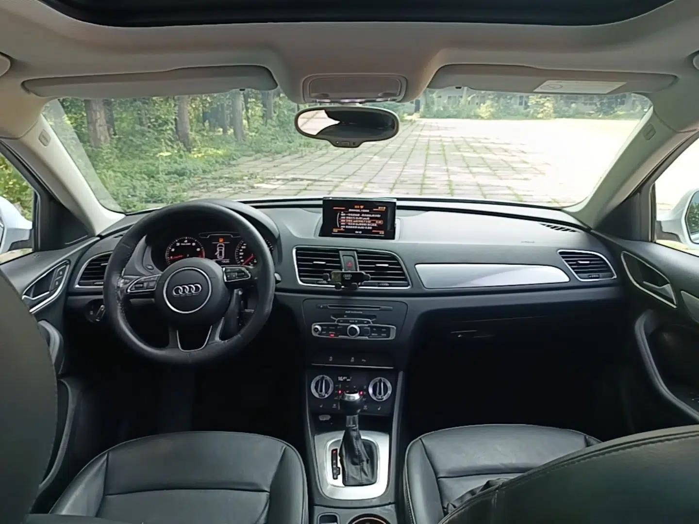Audi Q3 2015 35 TFSI Comfort Model — миниатюра 12