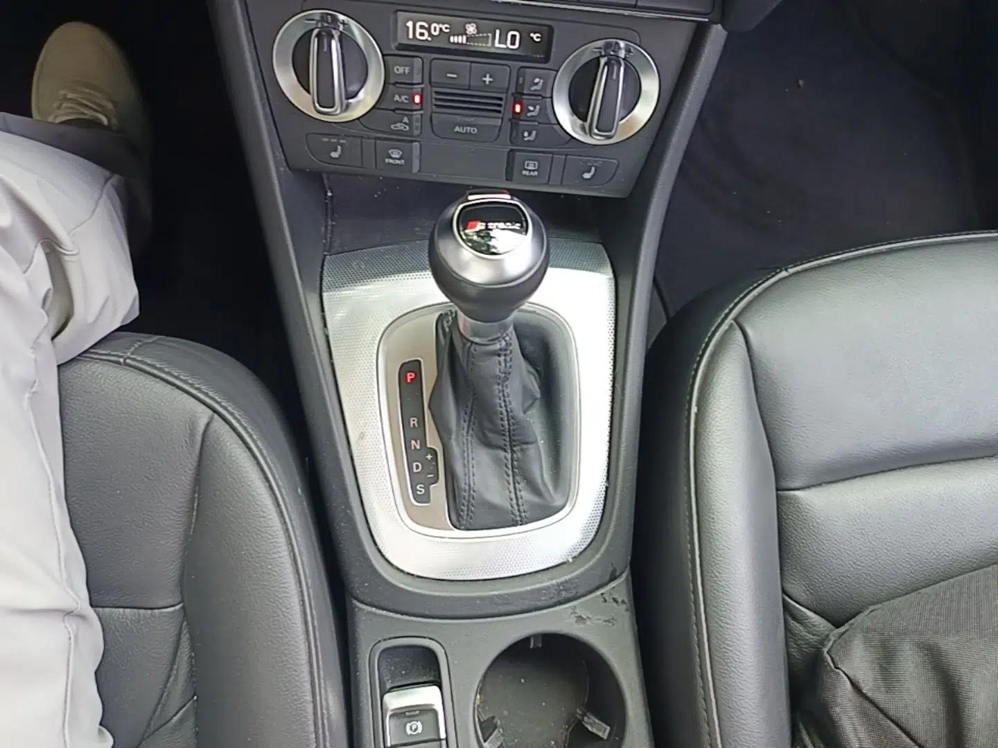 Audi Q3 2015 35 TFSI Comfort Model — миниатюра 16