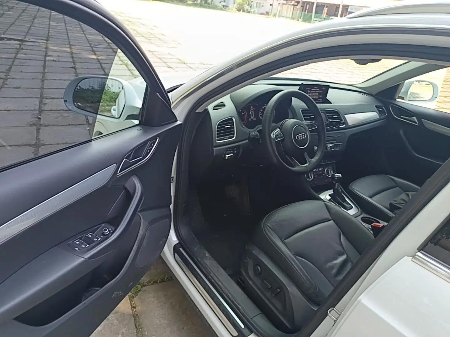 Audi Q3 2015 35 TFSI Comfort Model — миниатюра 18