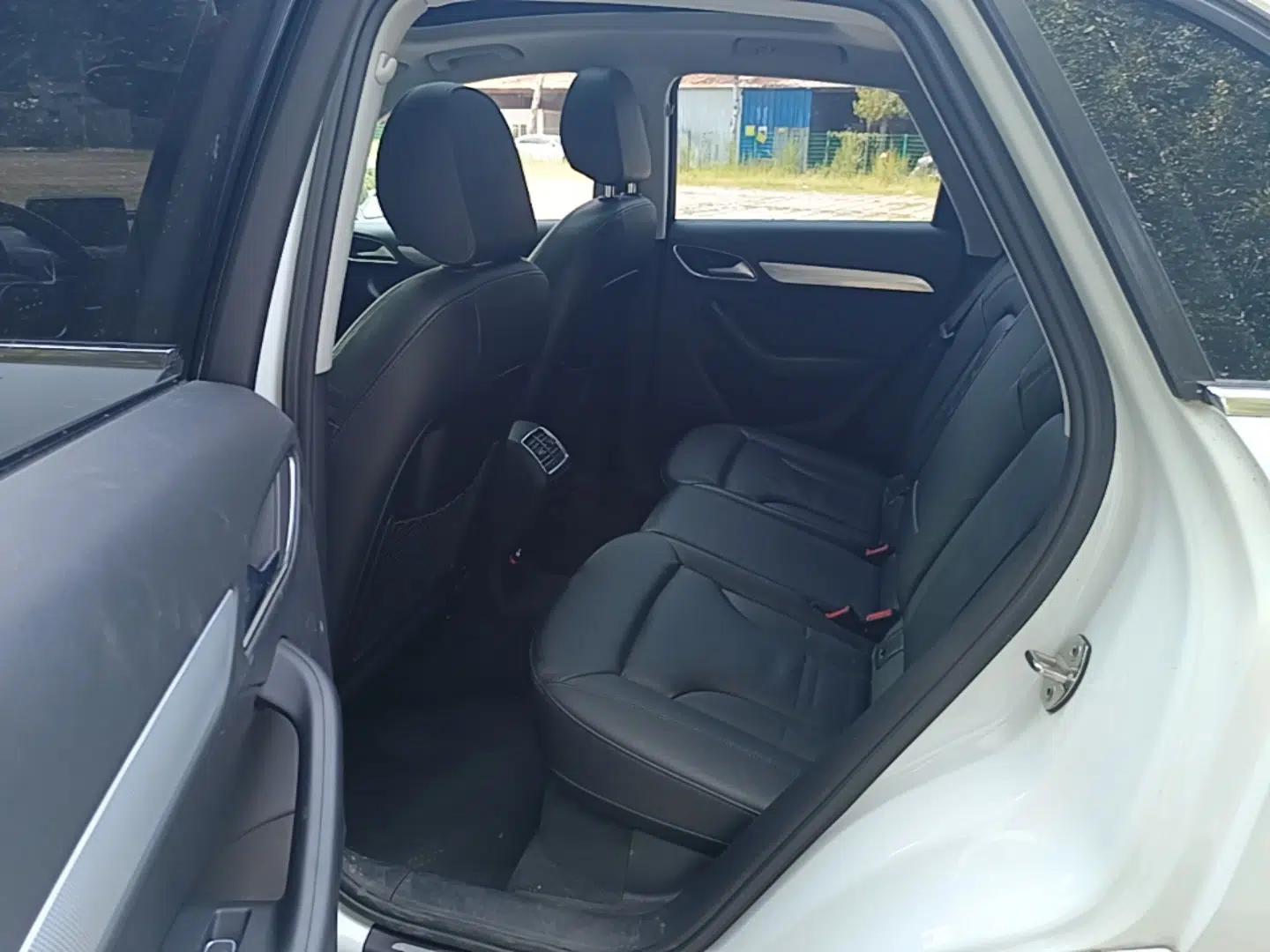 Audi Q3 2015 35 TFSI Comfort Model — миниатюра 20