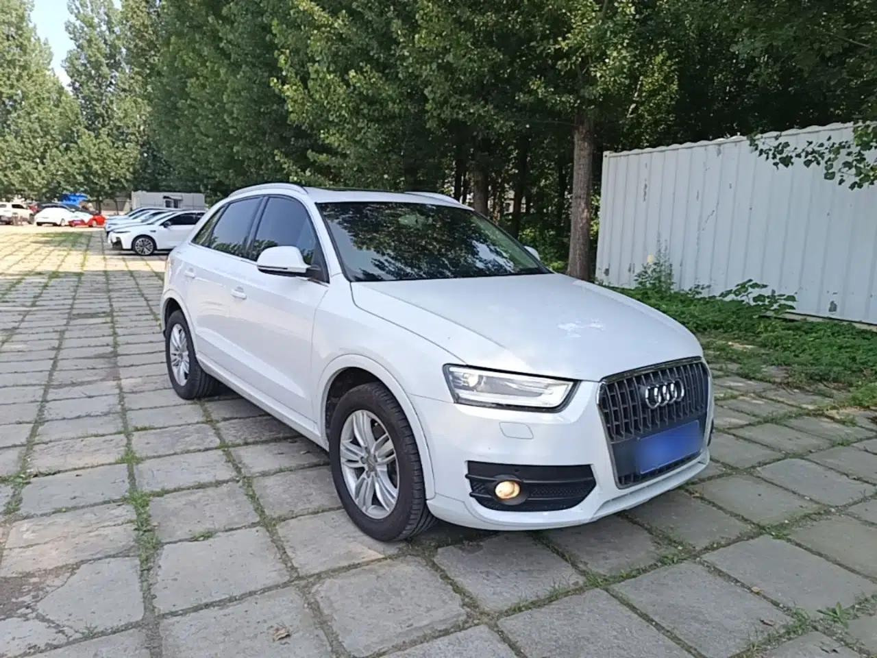 Audi Q3 2015 35 TFSI Comfort Model — миниатюра 3