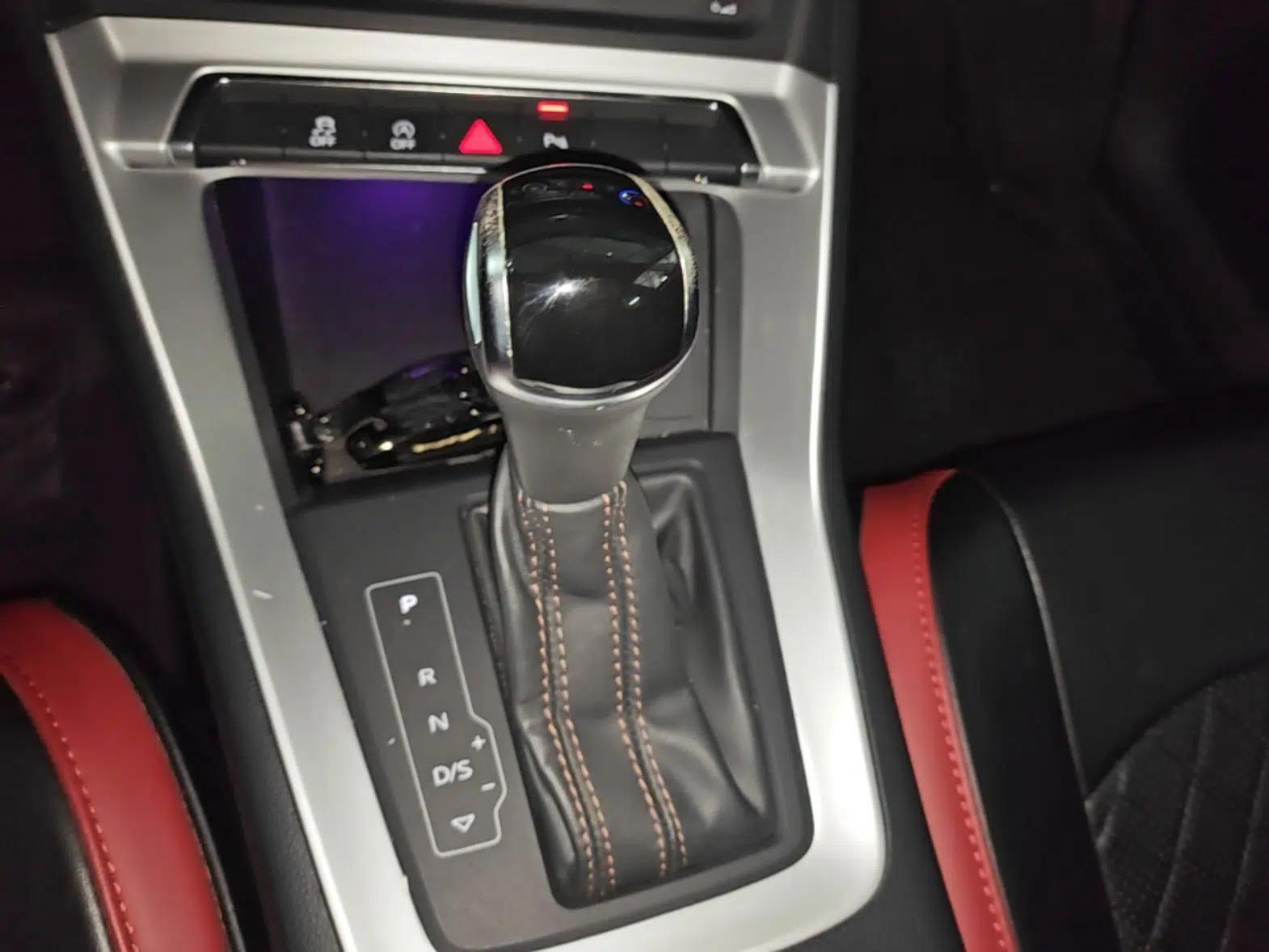 Audi Q3 2019 40 TFSI Fashionable and Elegant Model — миниатюра 16
