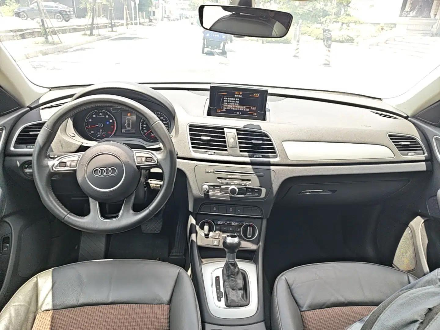 Audi Q3 2018 30th Anniversary Edition 30 TFSI Fashion Model — миниатюра 12