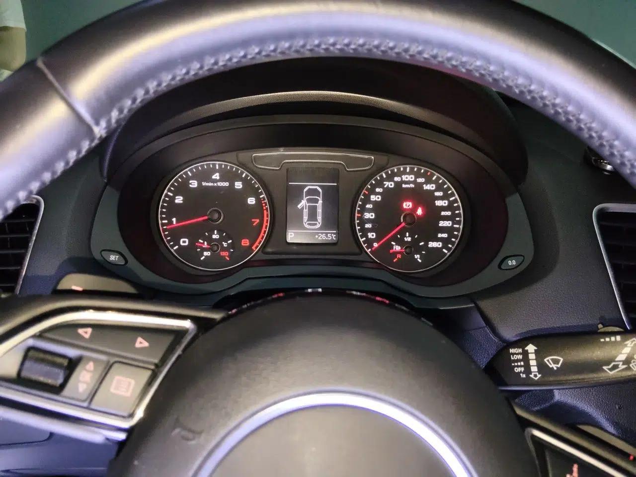 Audi Q3 2016 35 TFSI quattro all-wheel-drive style model — миниатюра 11