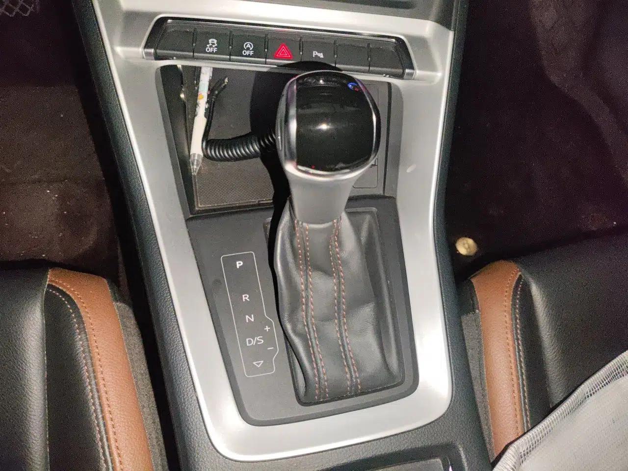 Audi Q3 2019 35 TFSI Fashionable and Elegant Model — миниатюра 14