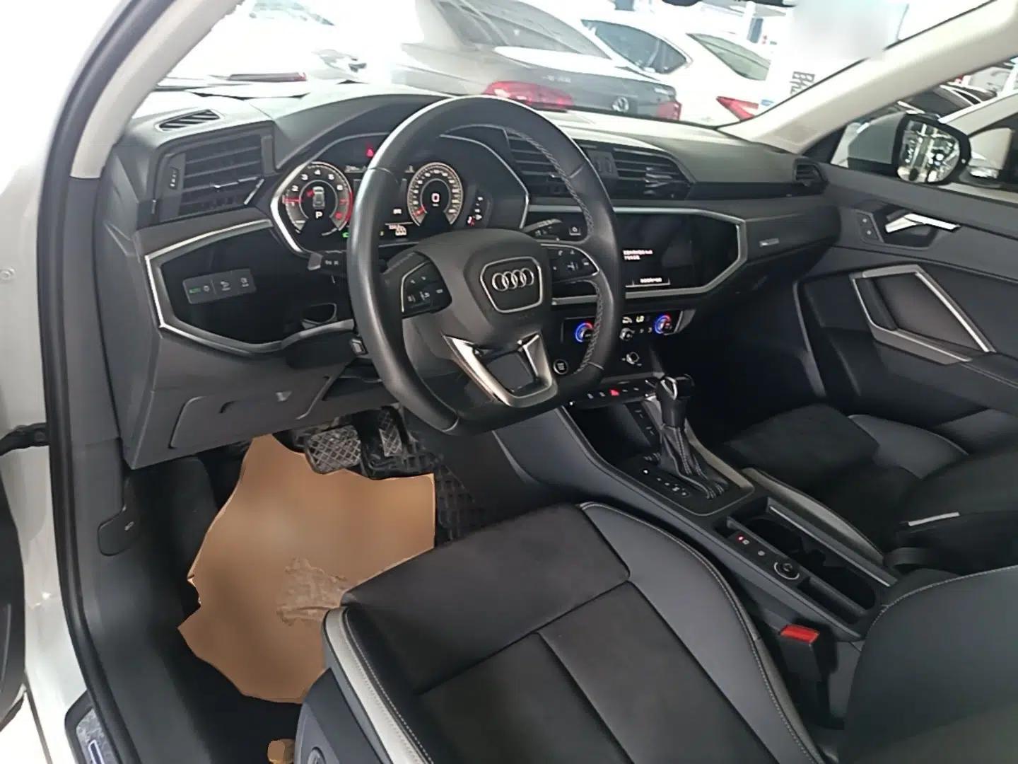 Audi Q3 2022 35 TFSI Fashion Dynamic Model — миниатюра 12