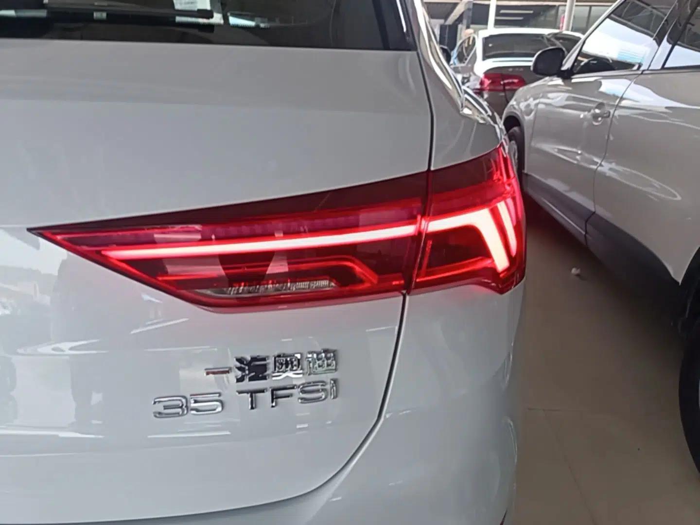 Audi Q3 2022 35 TFSI Fashion Dynamic Model — миниатюра 9
