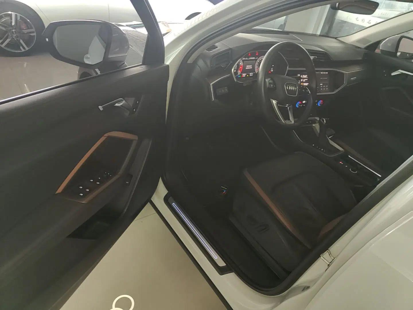 Audi Q3 2023 35 TFSI Fashion Elegant Version (1.5T) — миниатюра 18
