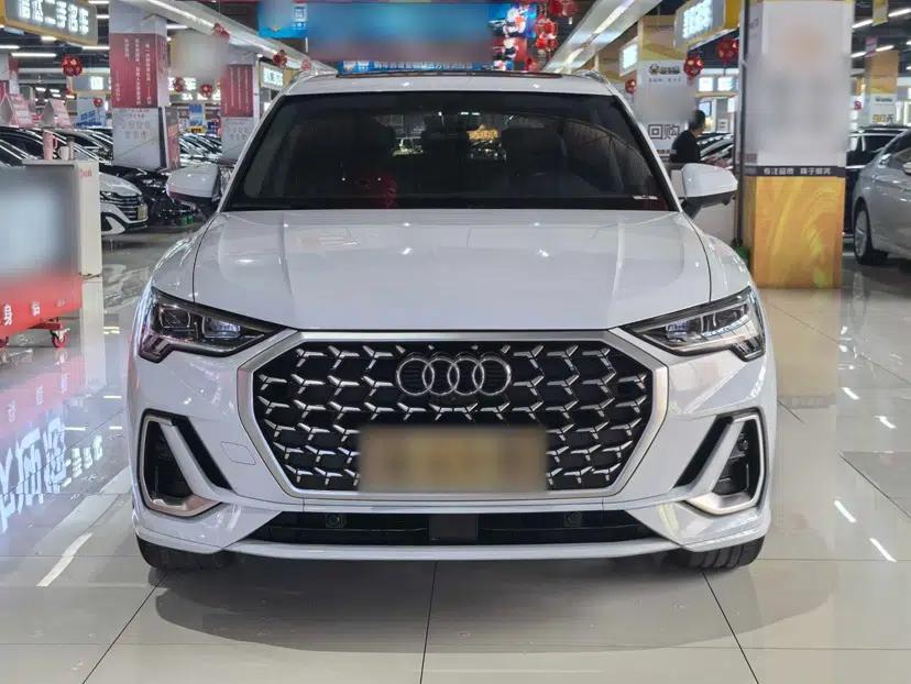 Audi Q3 2024 40 TFSI Fashion Dynamic Model — миниатюра 2