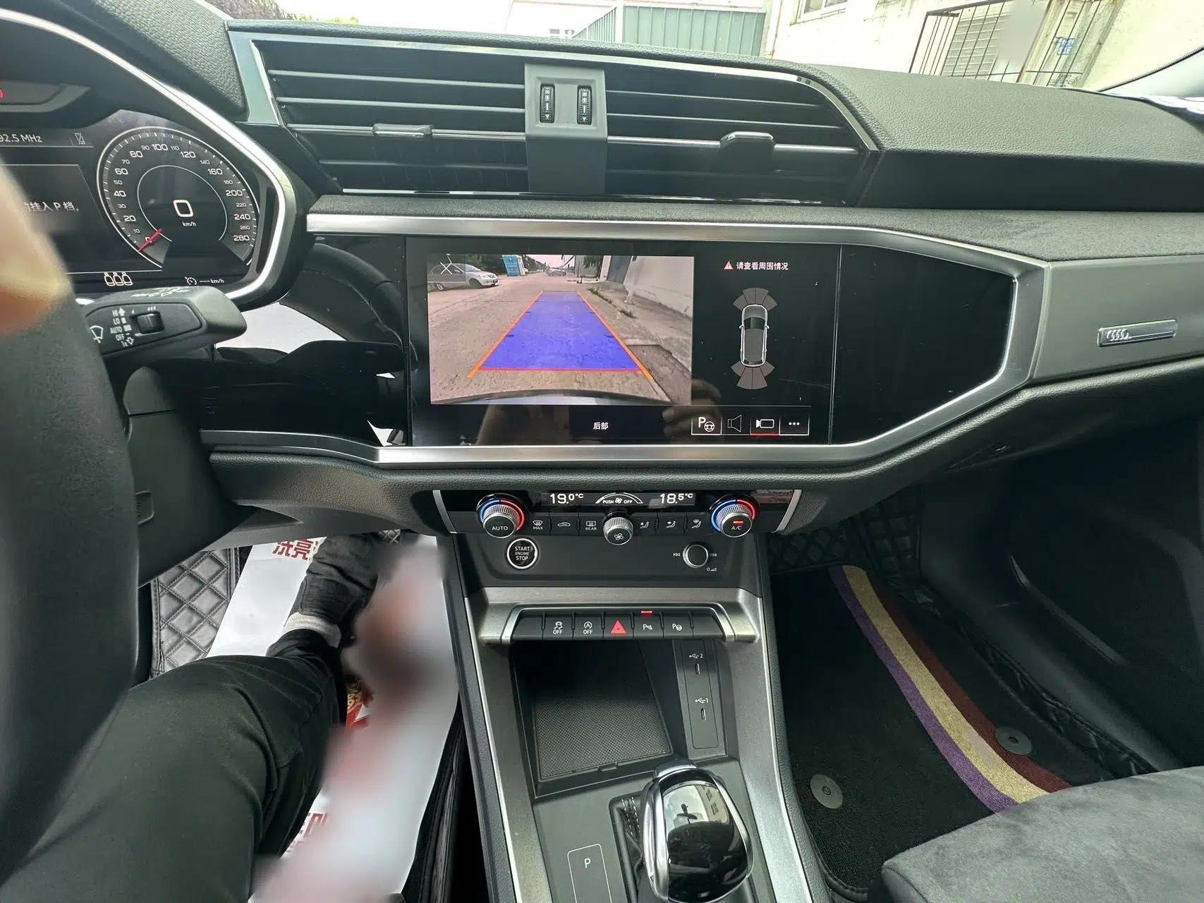 Audi Q3 2022 35 TFSI Fashion Dynamic Model — миниатюра 11
