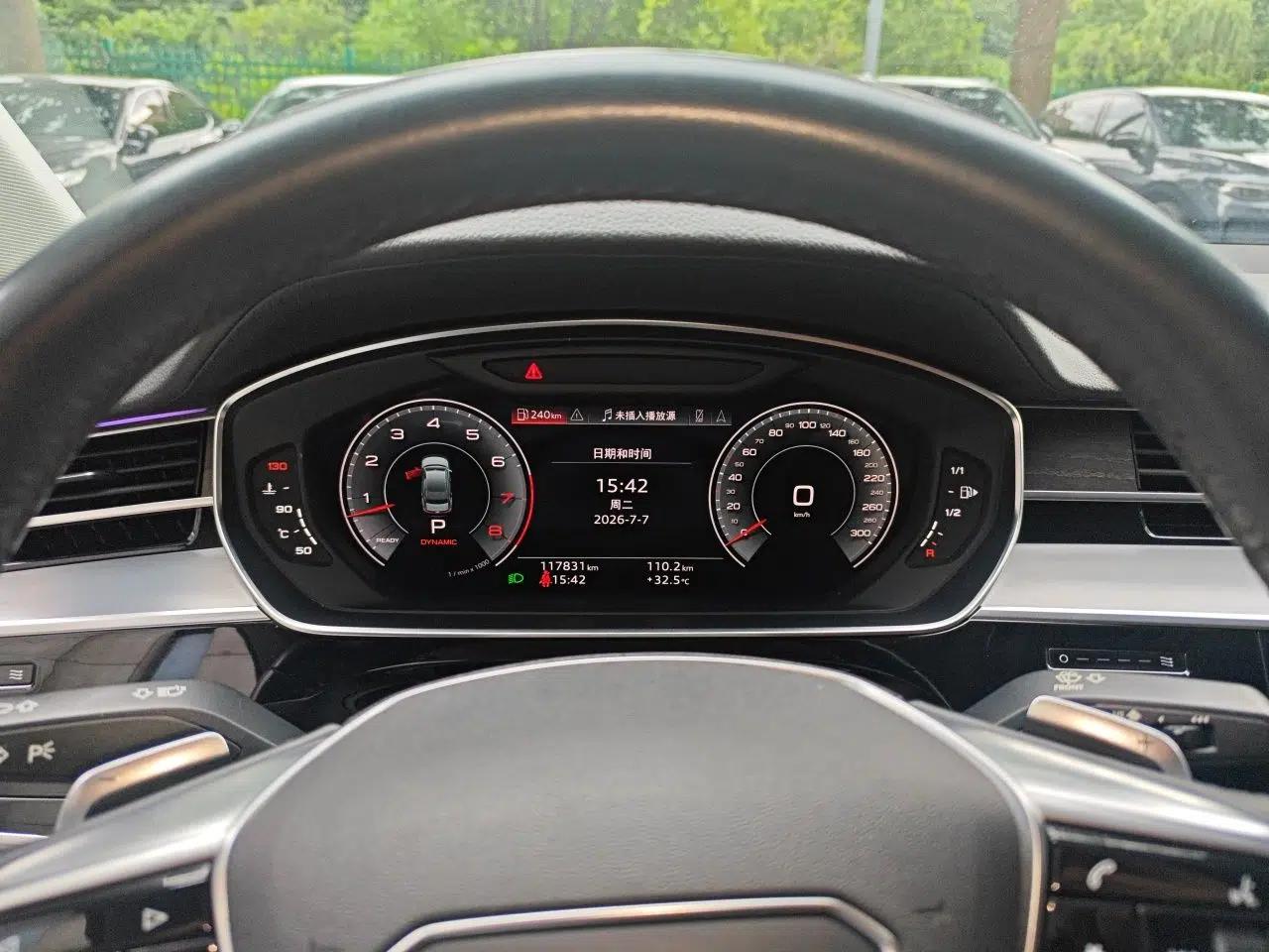 Audi A8 2021 A8L 50 TFSI quattro Comfort Model — миниатюра 11