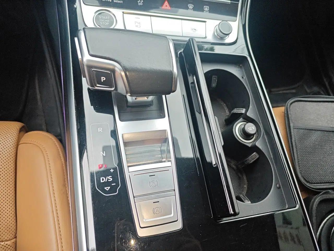 Audi A8 2021 A8L 50 TFSI quattro Comfort Model — миниатюра 14