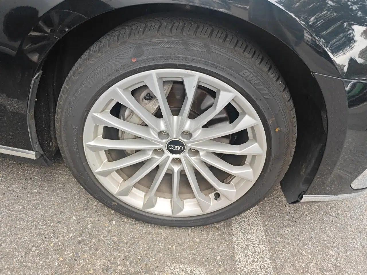 Audi A8 2021 A8L 50 TFSI quattro Comfort Model — миниатюра 8