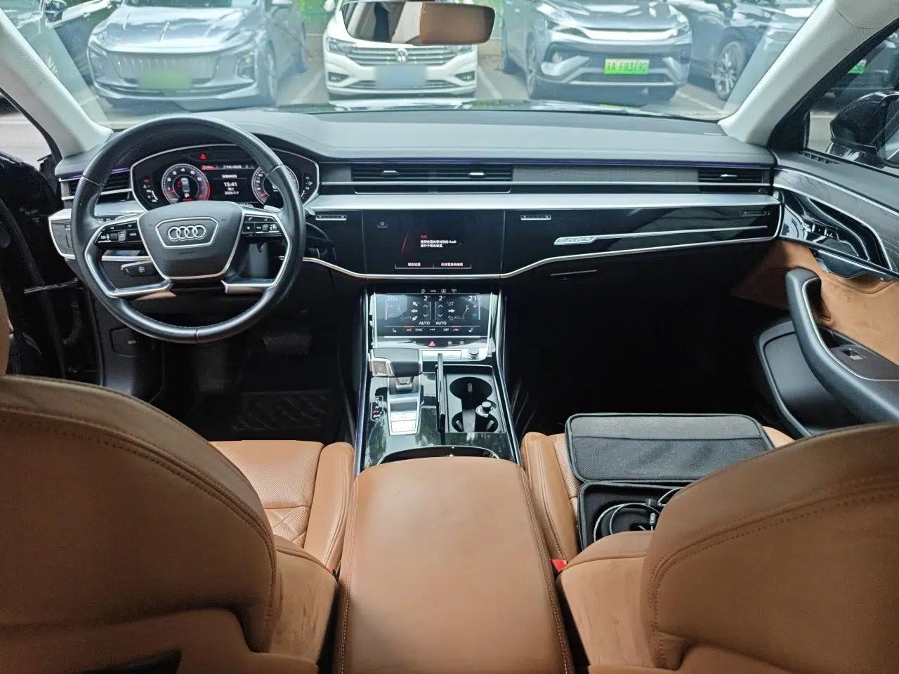 Audi A8 2021 A8L 50 TFSI quattro Comfort Model — миниатюра 9