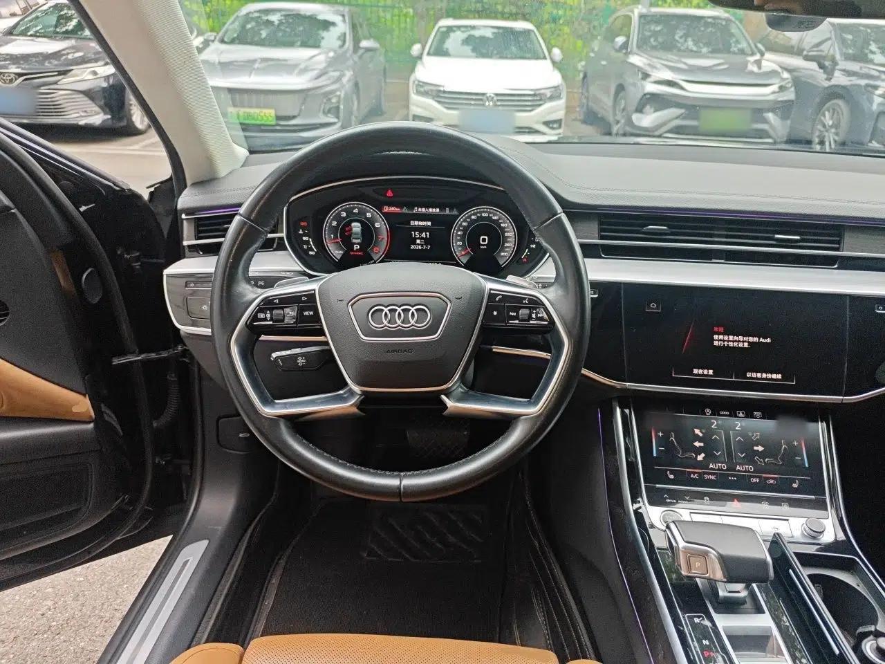 Audi A8 2021 A8L 50 TFSI quattro Comfort Model — миниатюра 10