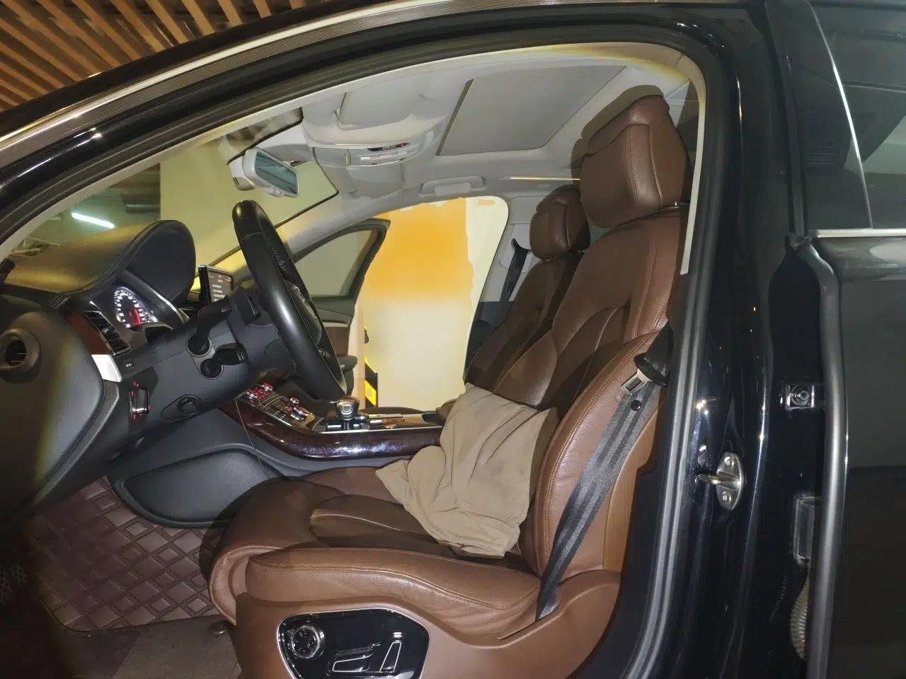 Audi A8 2013 A8L 45 TFSI quattro Comfort model — миниатюра 15