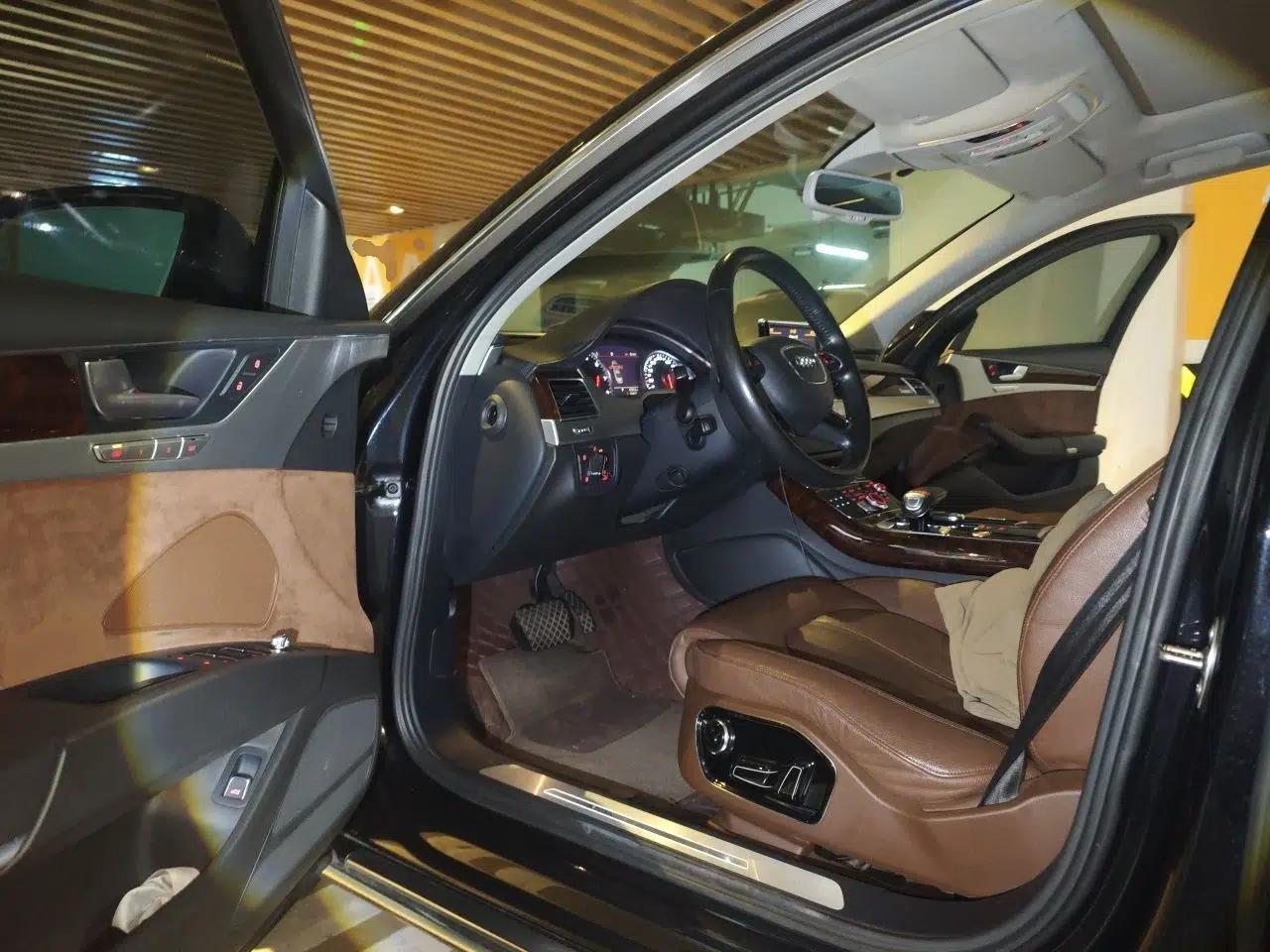 Audi A8 2013 A8L 45 TFSI quattro Comfort model — миниатюра 16