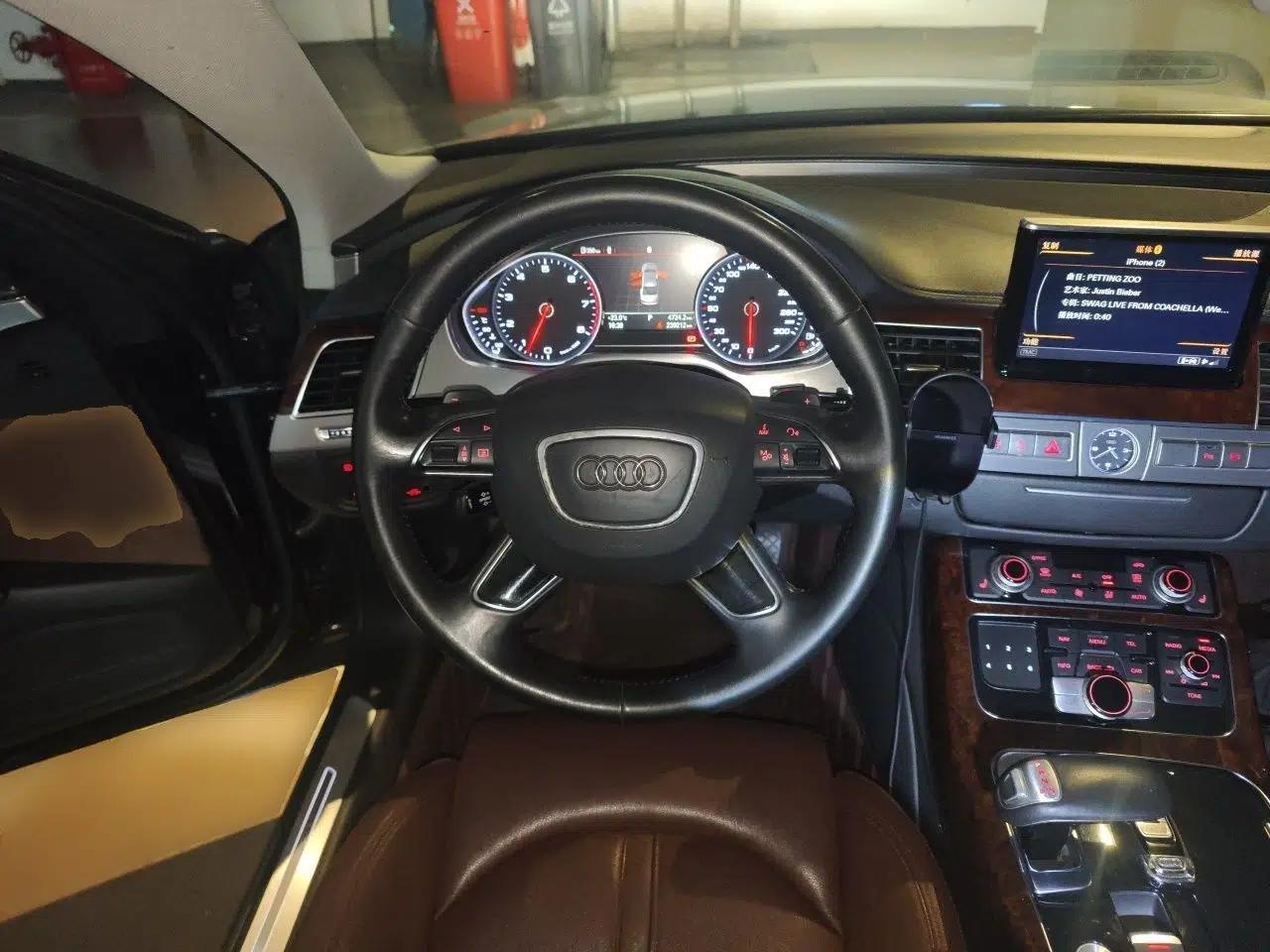 Audi A8 2013 A8L 45 TFSI quattro Comfort model — миниатюра 10