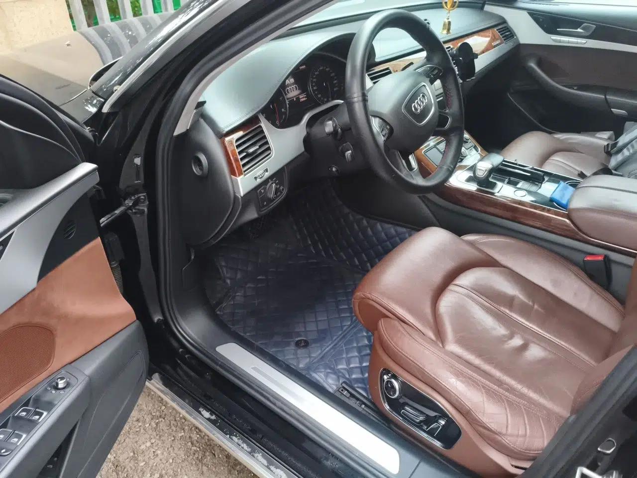 Audi A8 2012 A8L 45 TFSI quattro Comfort model — миниатюра 16