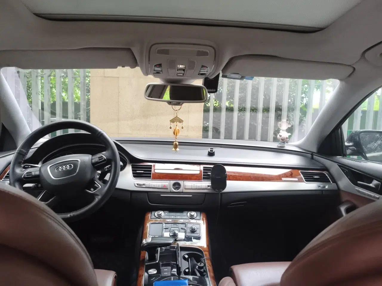 Audi A8 2012 A8L 45 TFSI quattro Comfort model — миниатюра 9