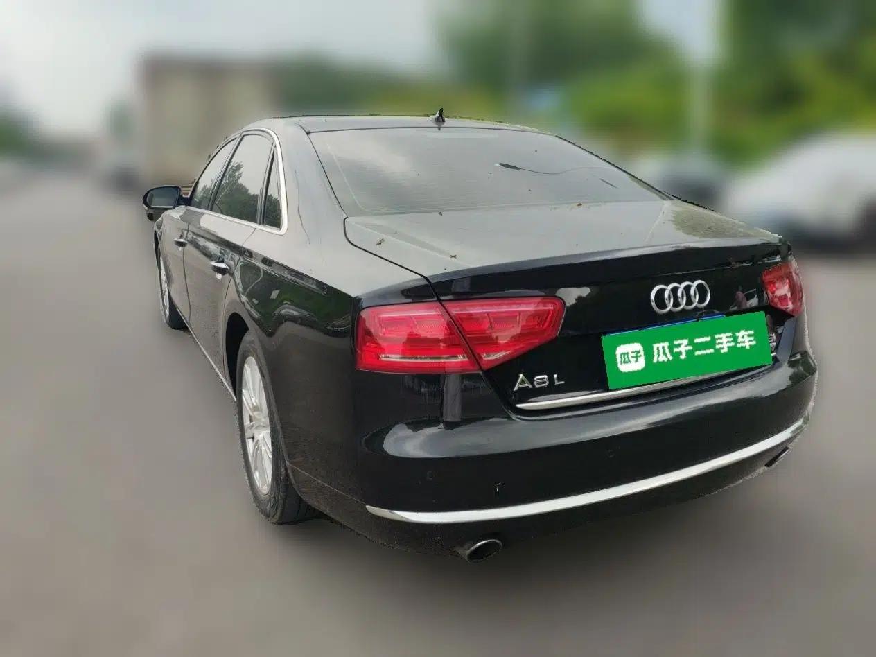 Audi A8 2012 A8L 45 TFSI quattro Comfort model — миниатюра 4