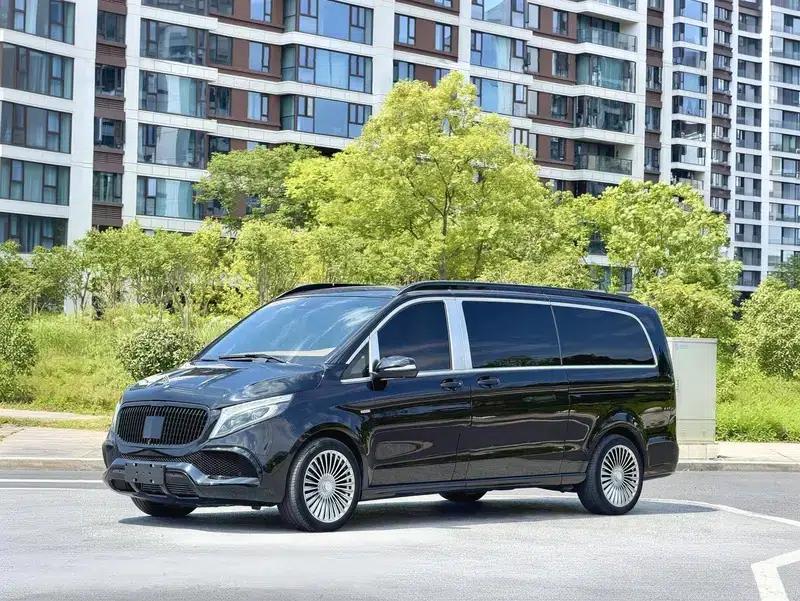 Mercedes-Benz V-Class 2022 V 260 L Long Wheelbase Premium Edition — миниатюра 1