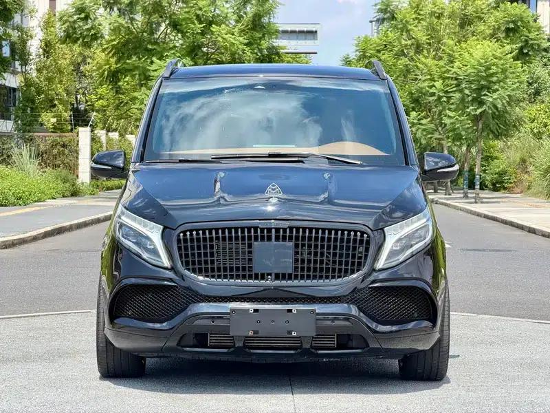 Mercedes-Benz V-Class 2022 V 260 L Long Wheelbase Premium Edition — миниатюра 2