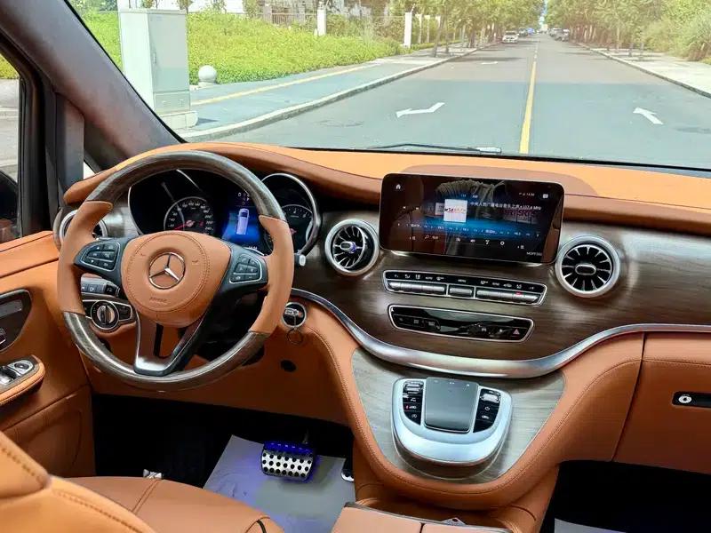 Mercedes-Benz V-Class 2022 V 260 L Long Wheelbase Premium Edition — миниатюра 13