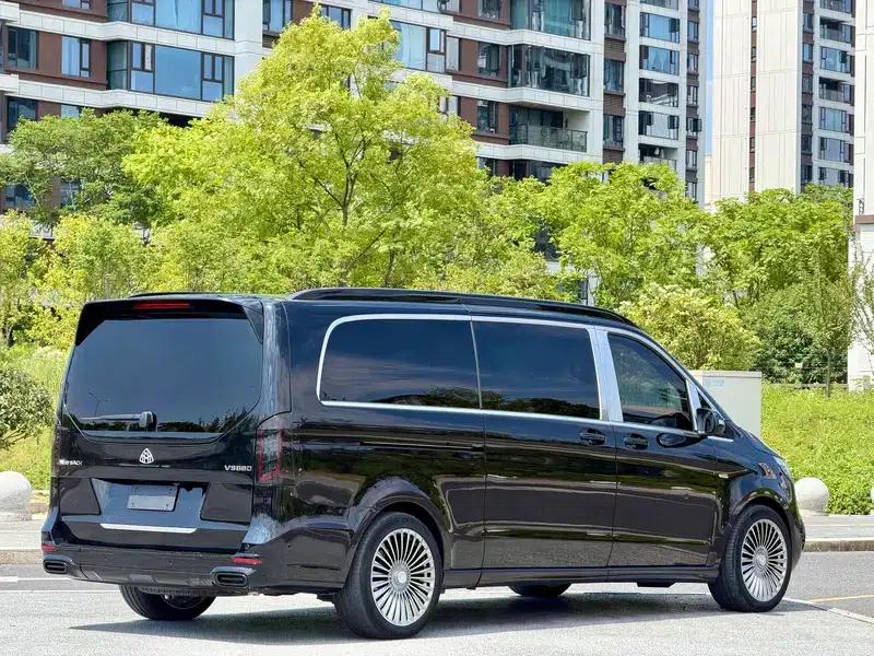 Mercedes-Benz V-Class 2022 V 260 L Long Wheelbase Premium Edition — миниатюра 6