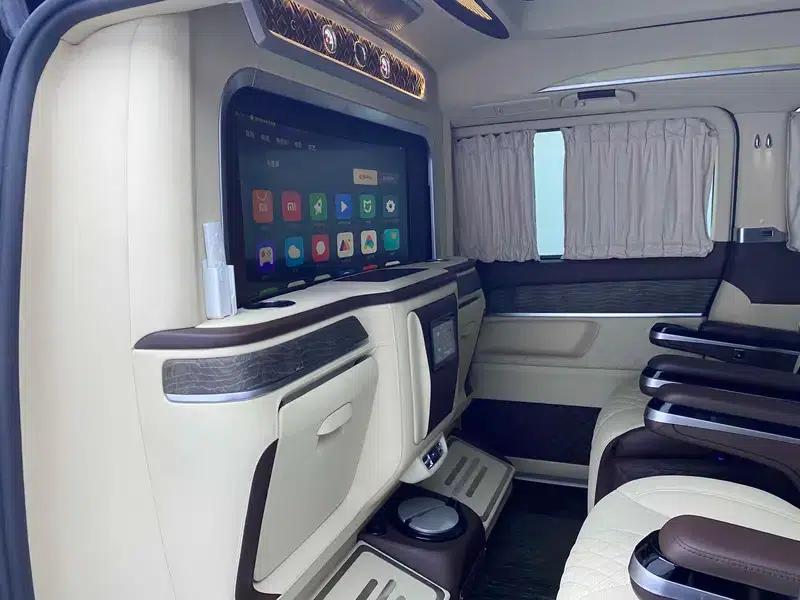 Mercedes-Benz V-Class 2018 V 260 L Premium Extended Edition (China VI Emission Standard) — миниатюра 22