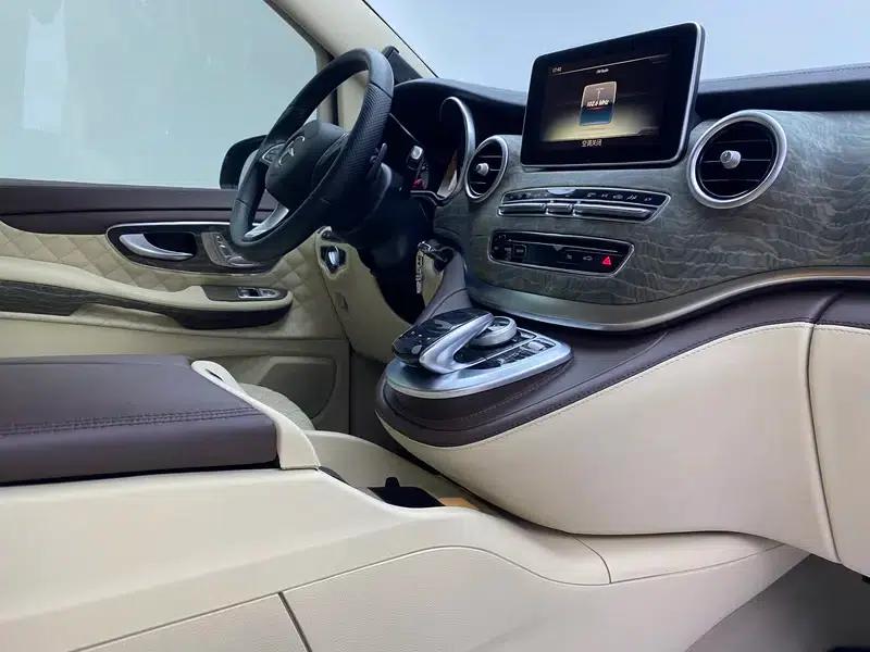 Mercedes-Benz V-Class 2018 V 260 L Premium Extended Edition (China VI Emission Standard) — миниатюра 8