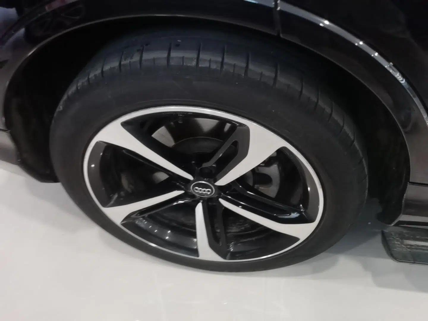 Audi Q7 2020 55 TFSI quattro Black Warrior Exclusive Edition — миниатюра 11