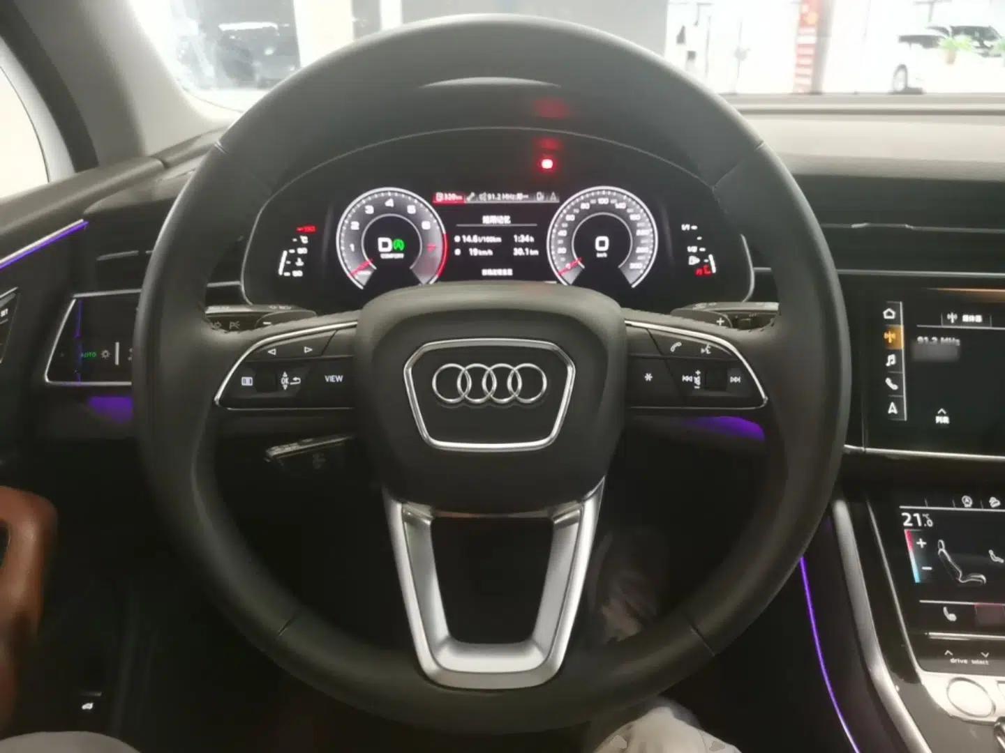 Audi Q7 2020 55 TFSI quattro Black Warrior Exclusive Edition — миниатюра 13