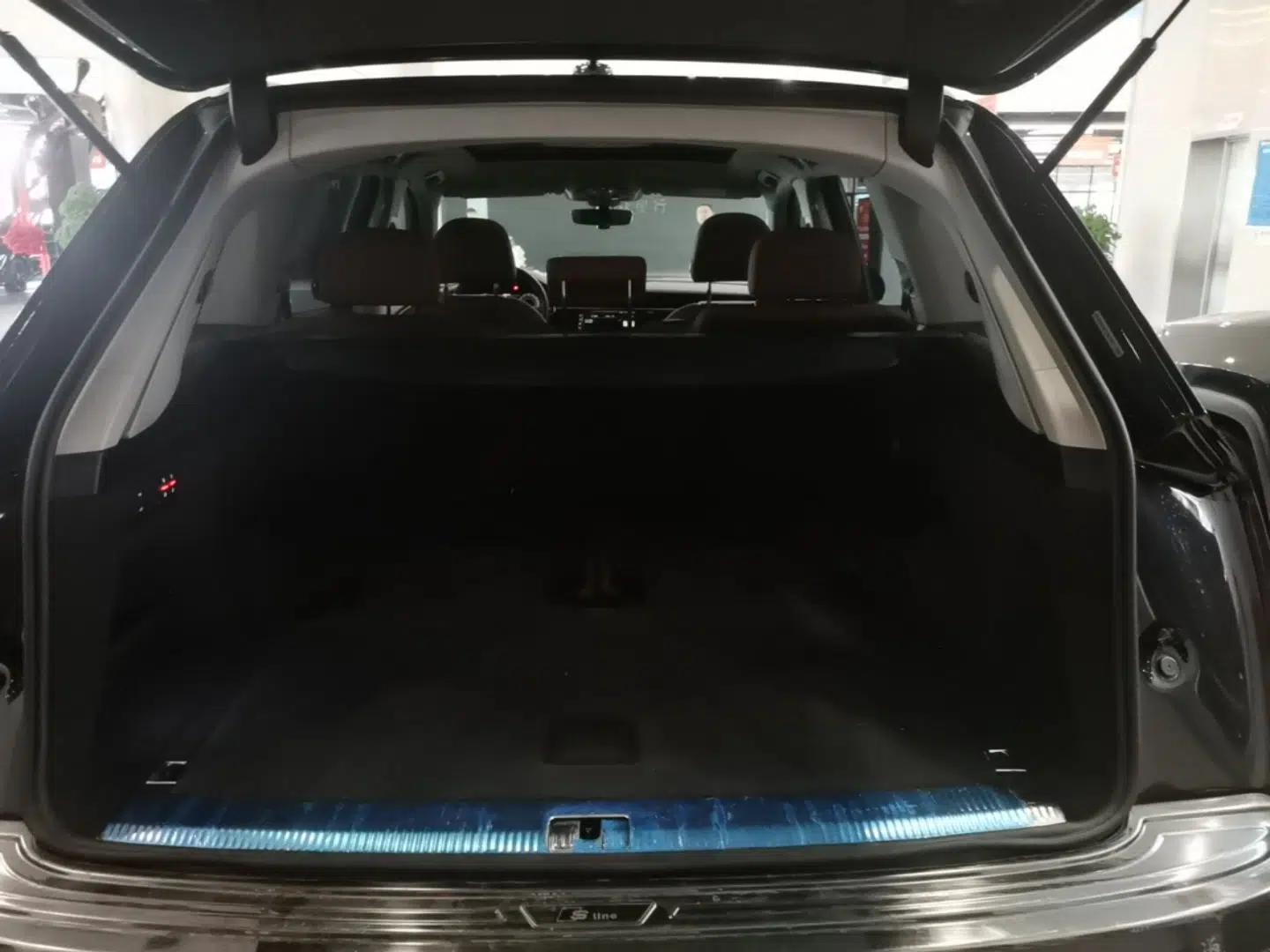 Audi Q7 2020 55 TFSI quattro Black Warrior Exclusive Edition — миниатюра 22