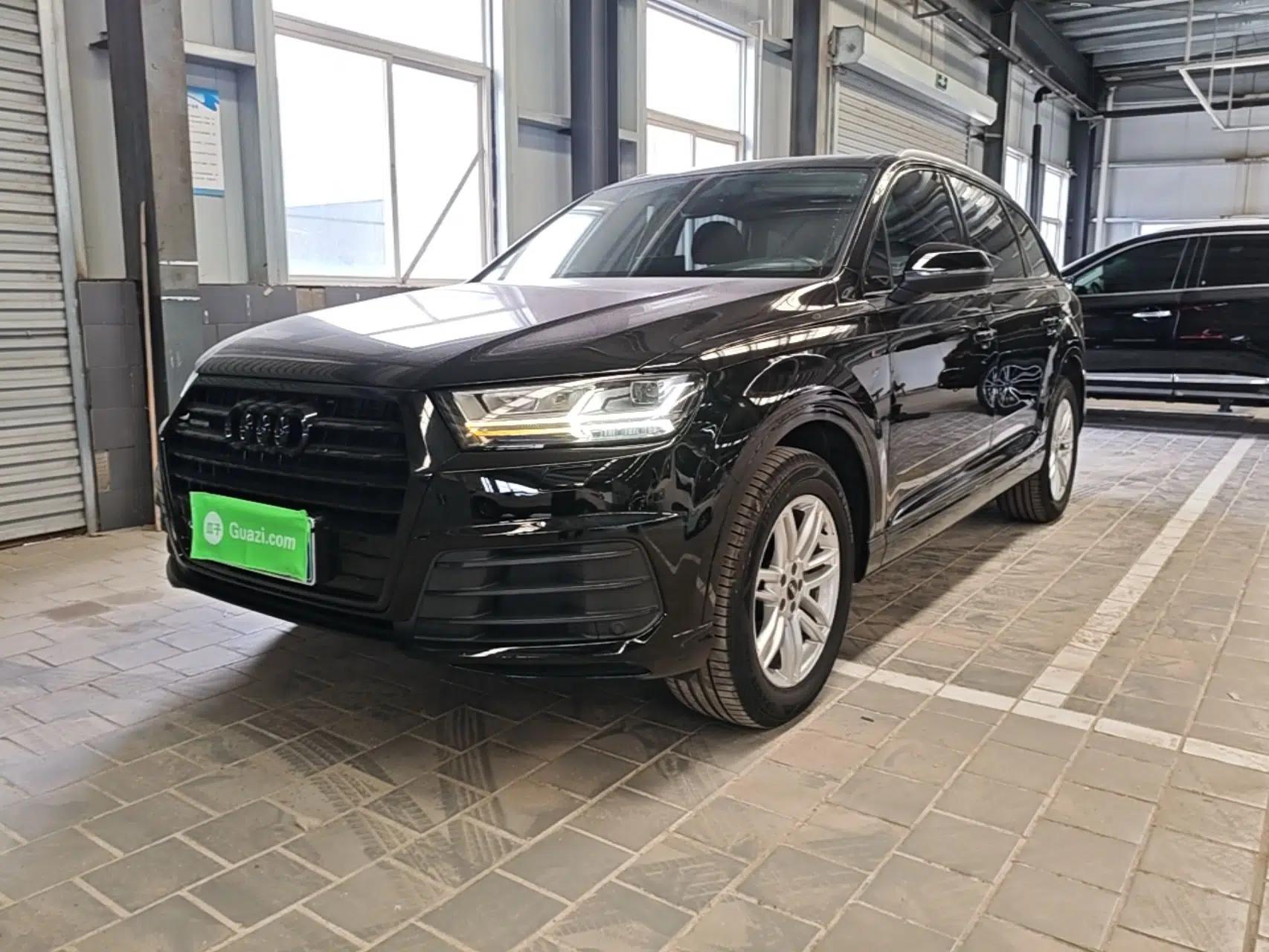 Audi Q7 2018 40 TFSI Comfort Model — миниатюра 1