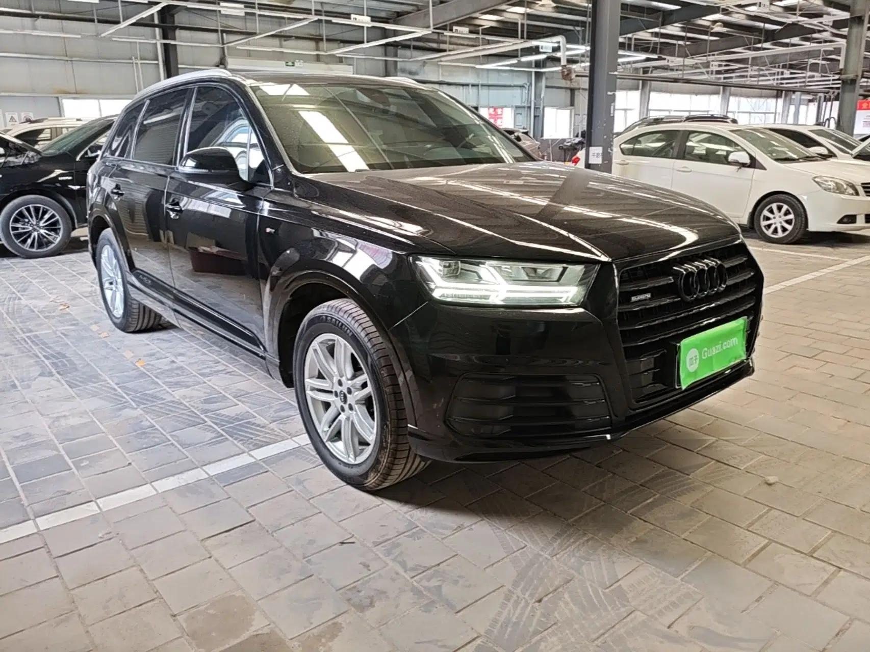 Audi Q7 2018 40 TFSI Comfort Model — миниатюра 3