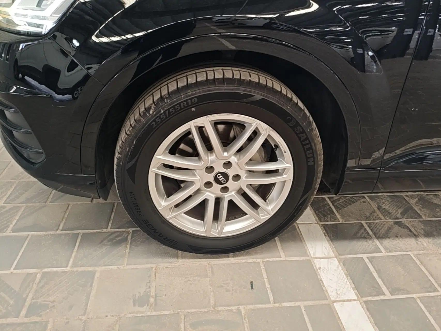 Audi Q7 2018 40 TFSI Comfort Model — миниатюра 10