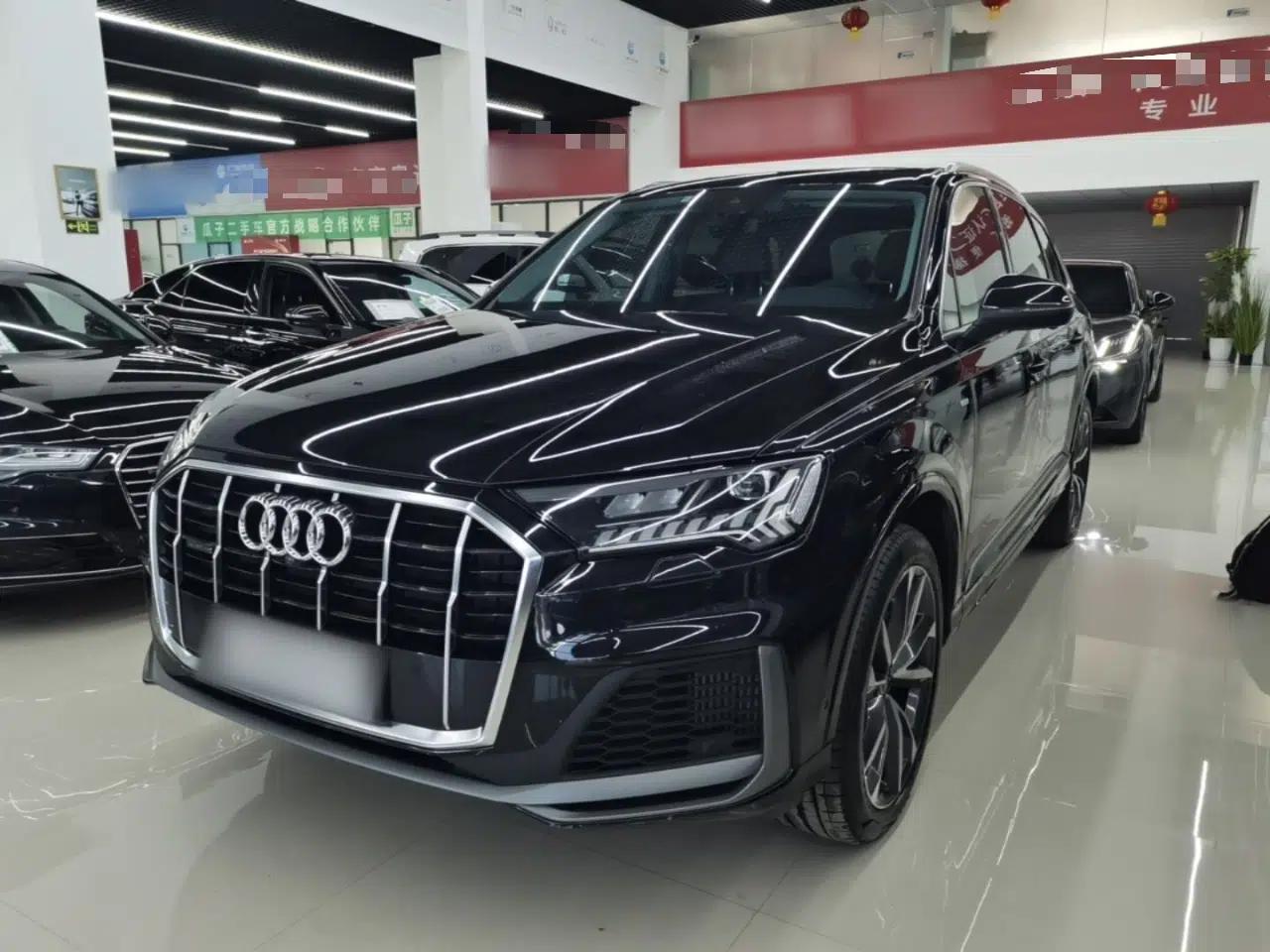 Audi Q7 2021 55 TFSI quattro S line Sport model — миниатюра 1