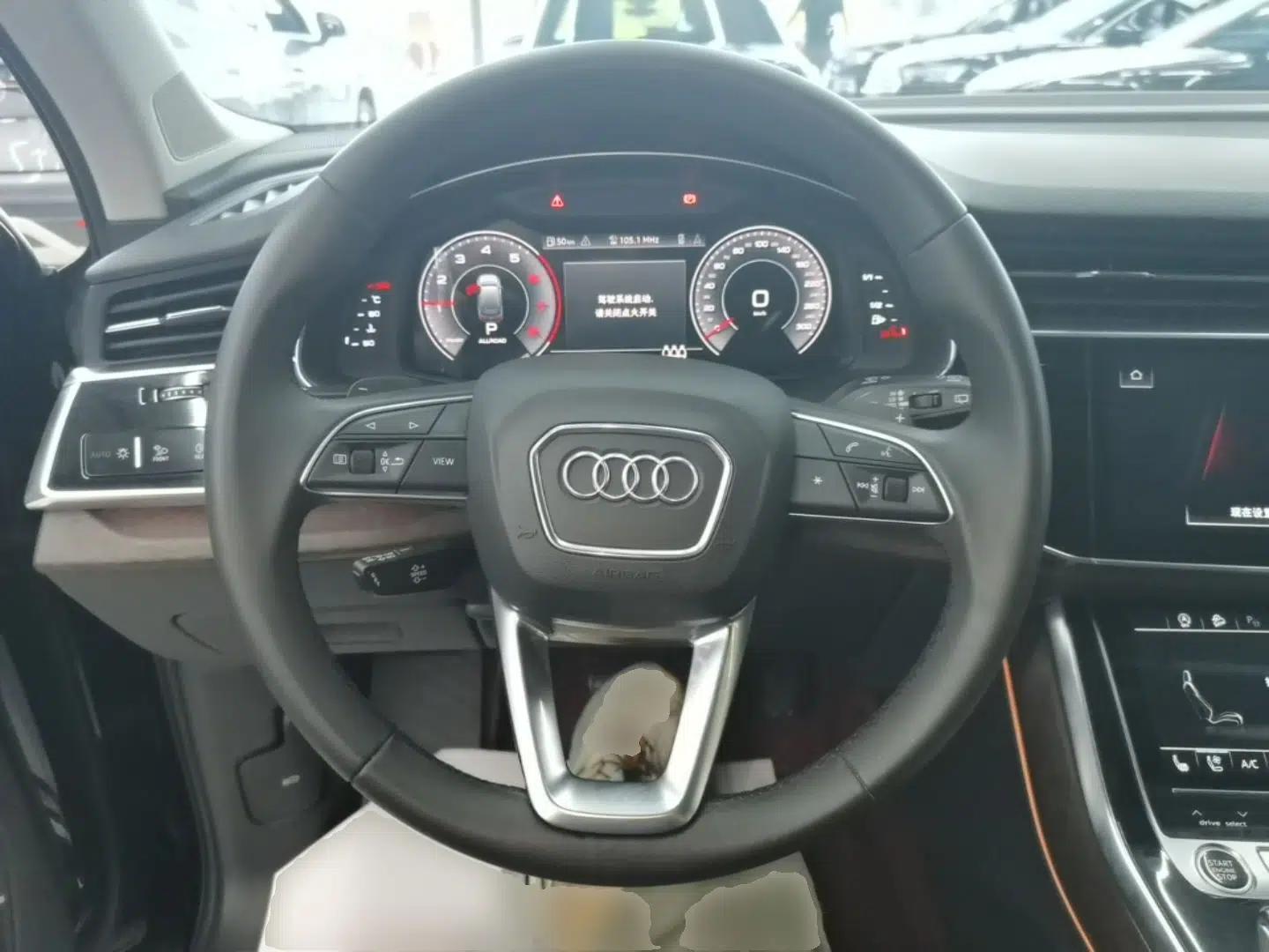 Audi Q7 2021 55 TFSI quattro S line Sport model — миниатюра 13
